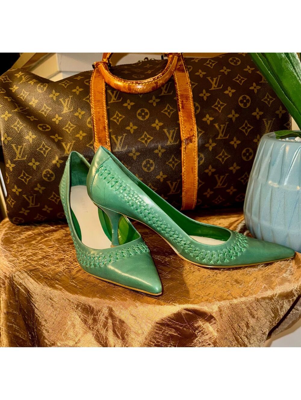 Nine West Stitched Leather Low heels in green Size 7.5